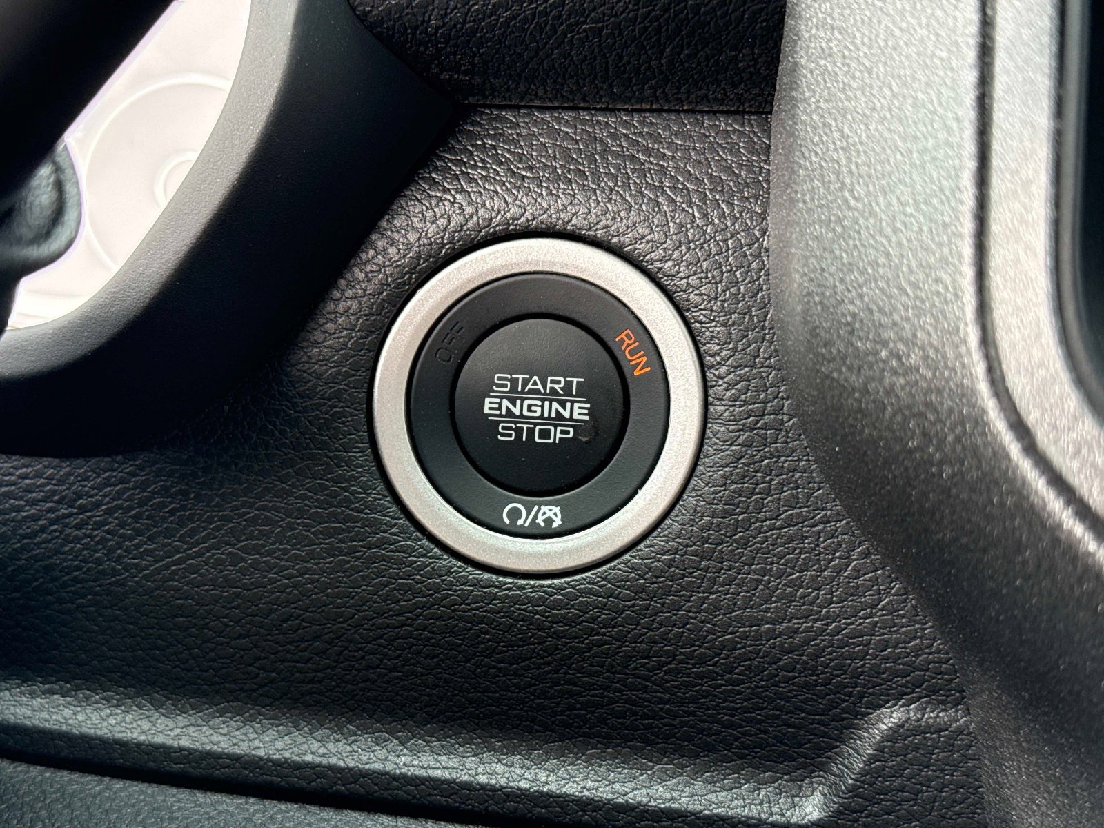 Certified 2025 RAM 2500 Tradesman AWD/4WD image 29