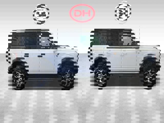 New 2025 Ford Bronco Badlands image 2