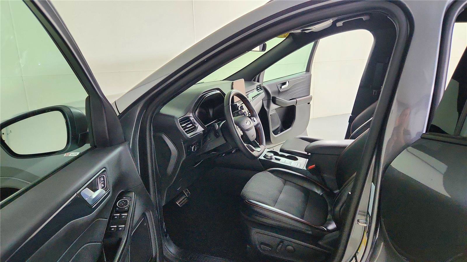 Used 2024 Ford Escape ST-Line image 16