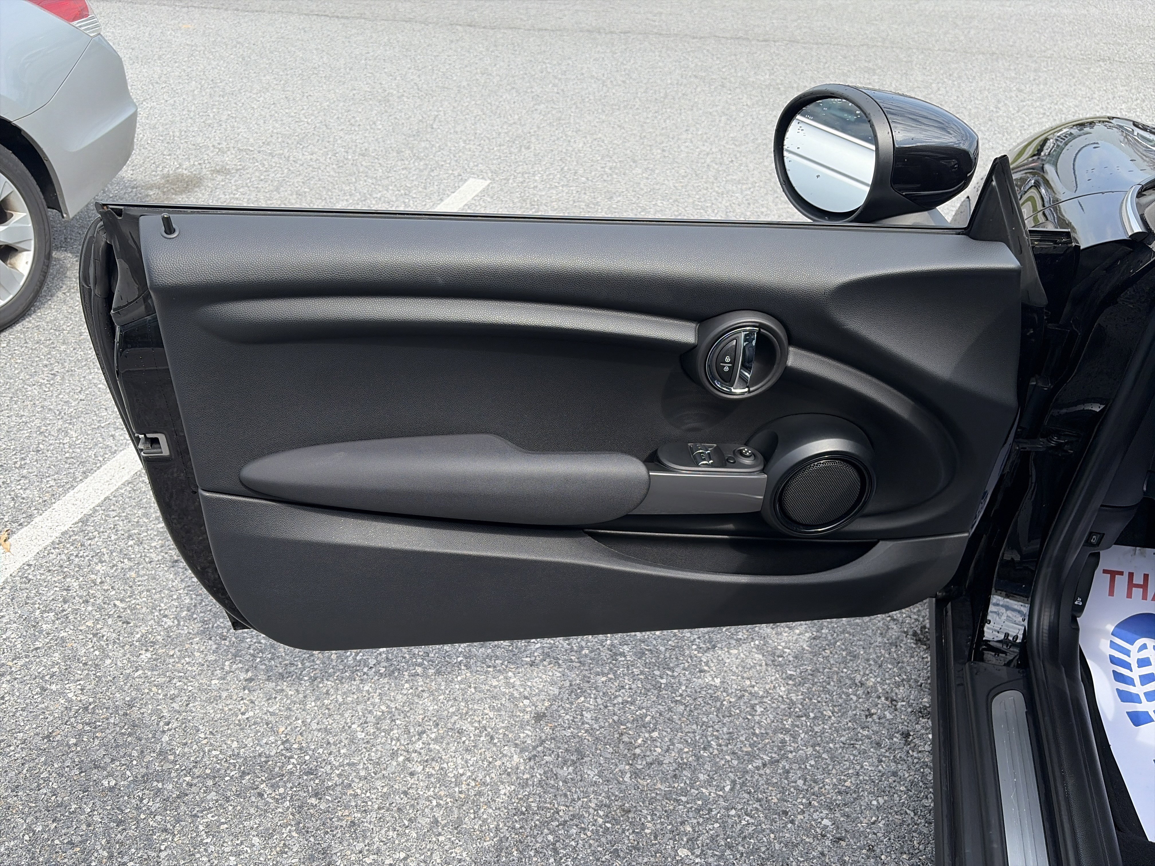 Used 2022 MINI Cooper 2-Door Hardtop image 15