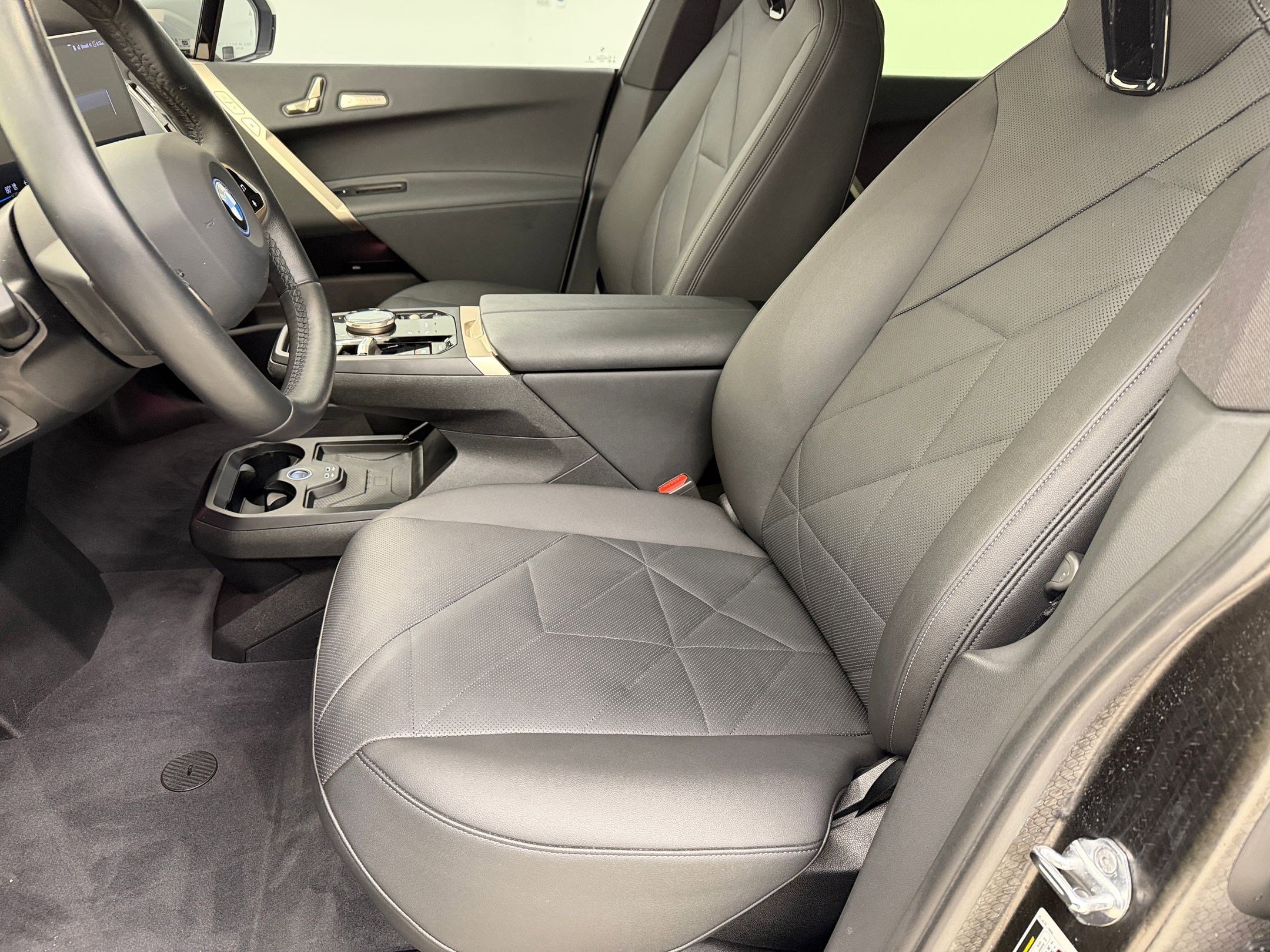 Certified 2024 BMW iX xDrive50 image 5