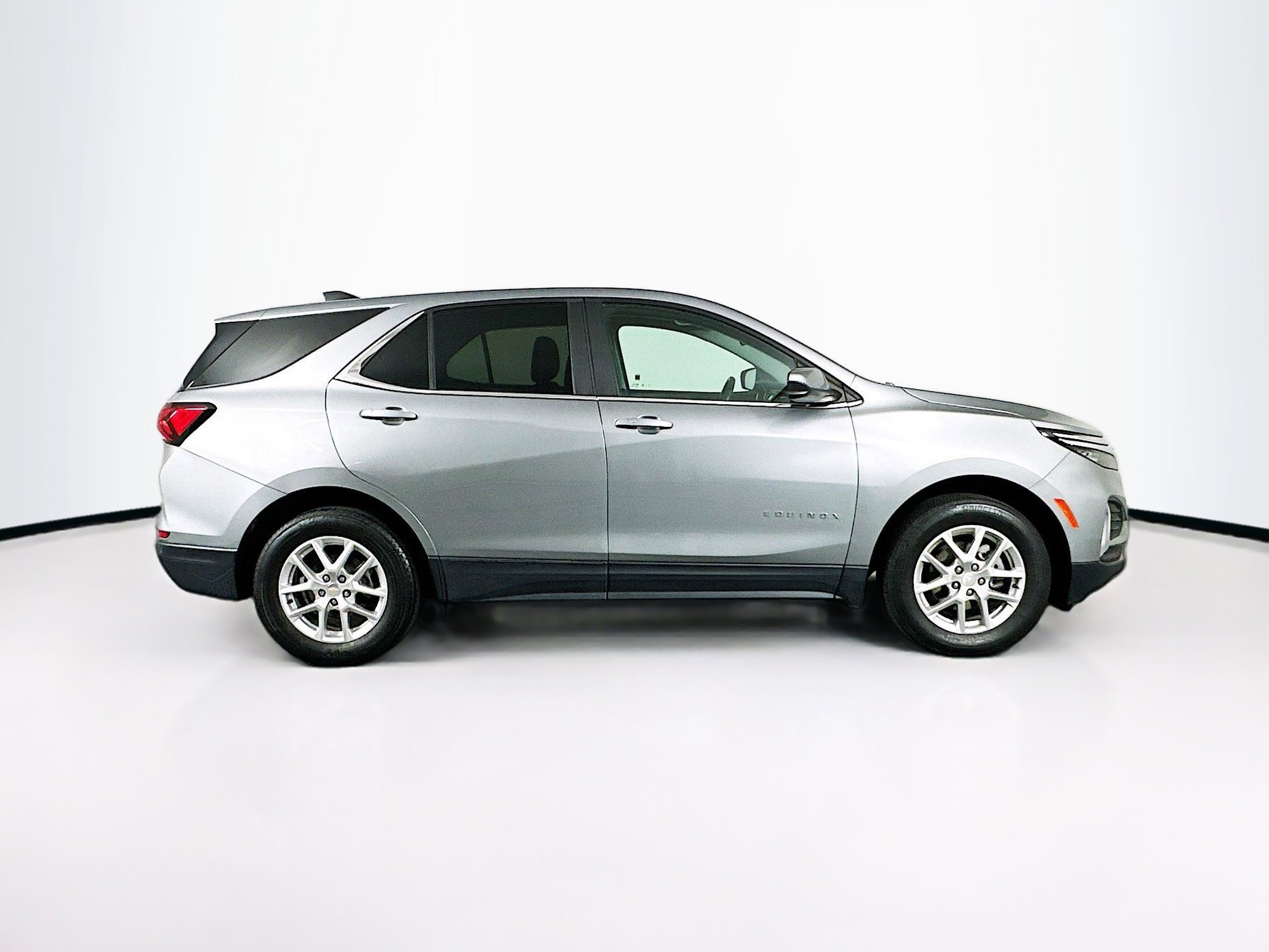 Used 2023 Chevrolet Equinox LT w/ Driver Convenience Package image 10
