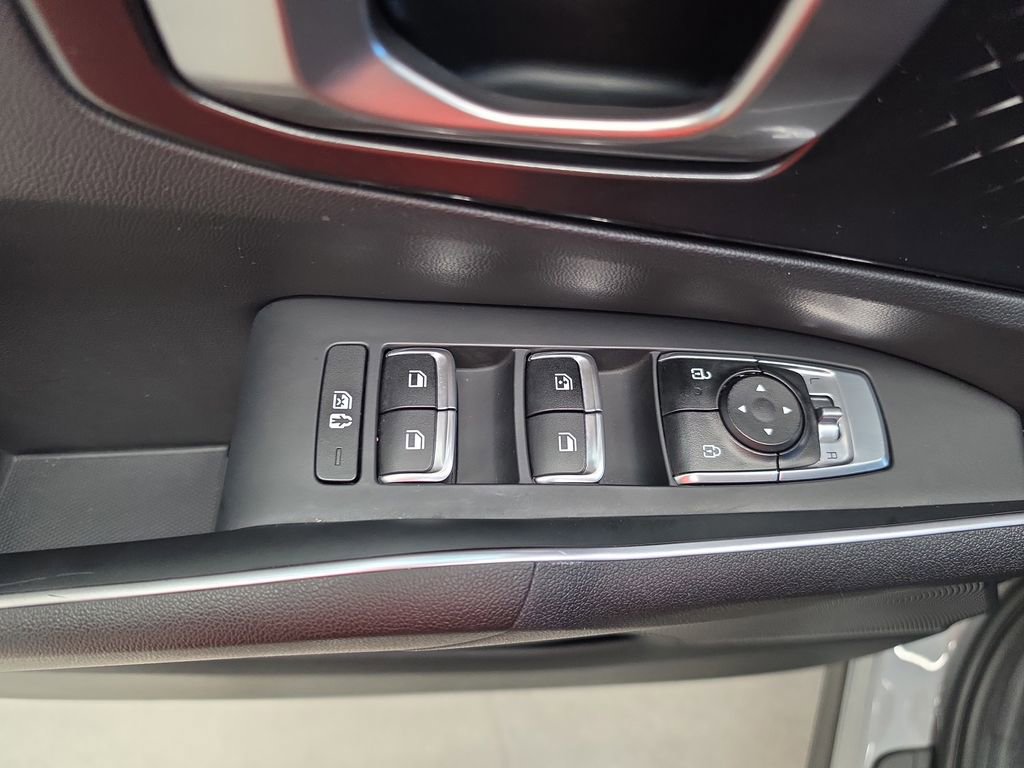 Certified 2024 Kia Sorento S w/ Panoramic Sunroof Package FWD image 18