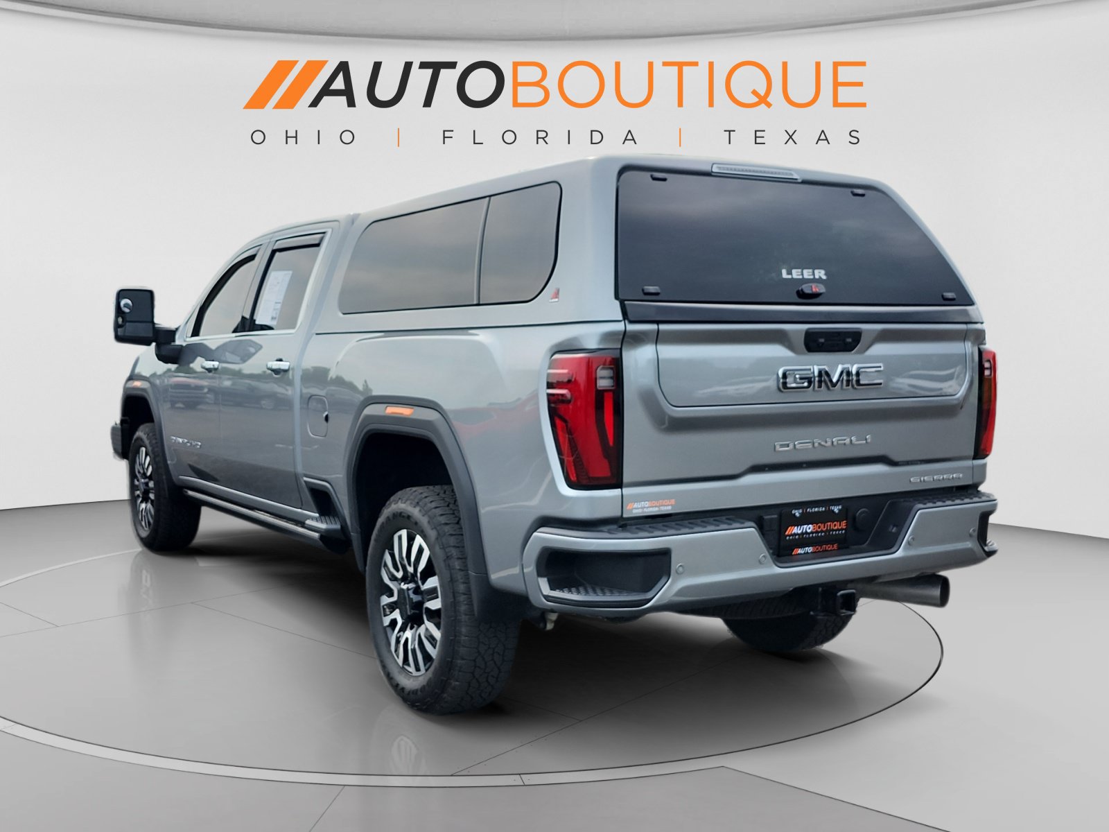 Used 2025 GMC Sierra 2500 Denali Ultimate w/ Max Trailering Package AWD/4WD image 3