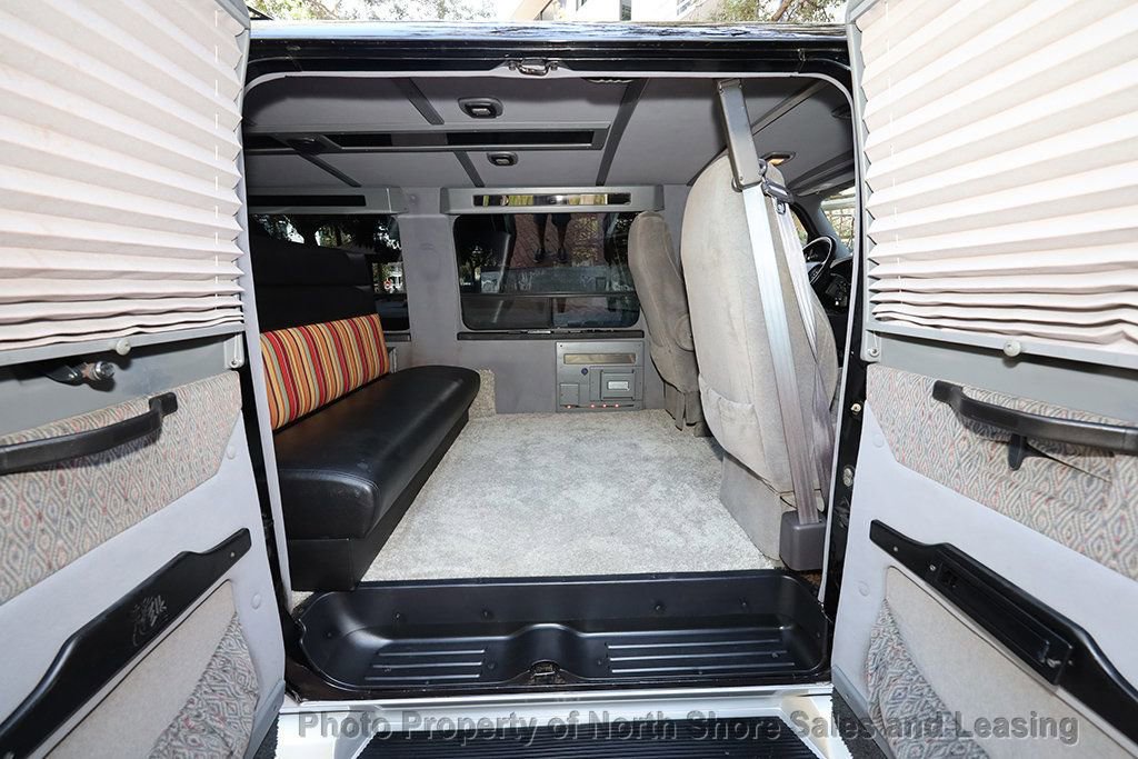 Used 1998 Dodge B1500 image 4