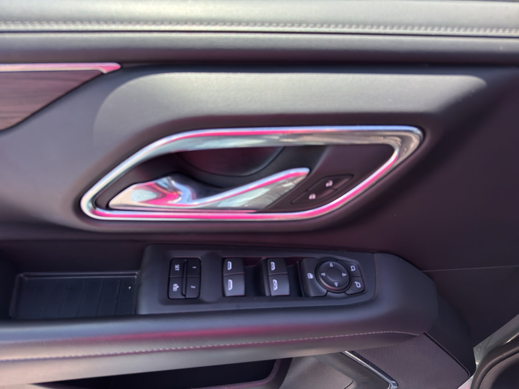 Used 2023 Chevrolet Suburban LT image 12