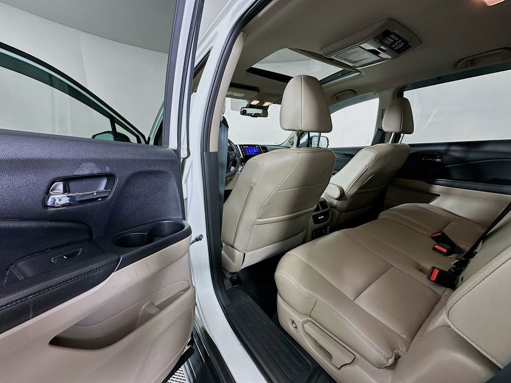 Used 2018 Honda Pilot Touring image 17