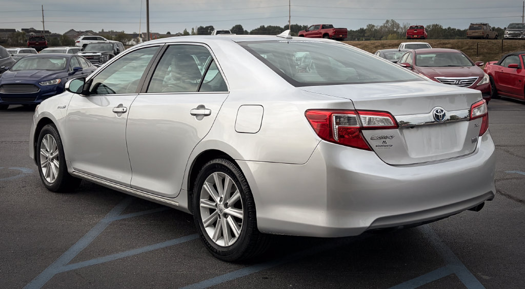 Used 2014 Toyota Camry XLE w/ Leather Package FWD image 23