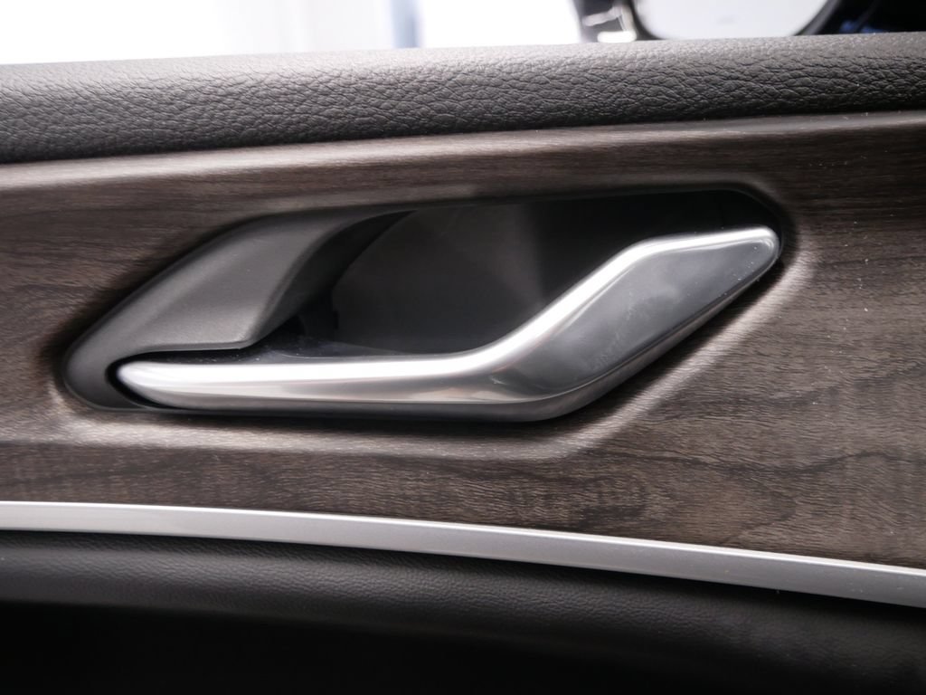 New 2026 Jeep Grand Cherokee Altitude AWD/4WD image 19