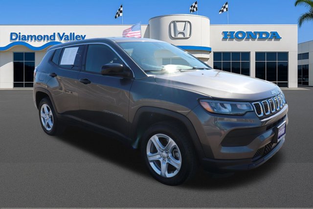 Used 2023 Jeep Compass Sport image 1