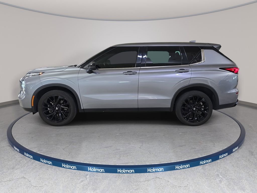 Used 2022 Mitsubishi Outlander SE AWD/4WD image 11