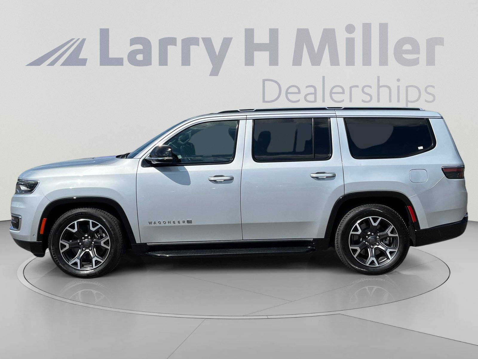 Used 2024 Jeep Wagoneer Series III AWD/4WD image 2
