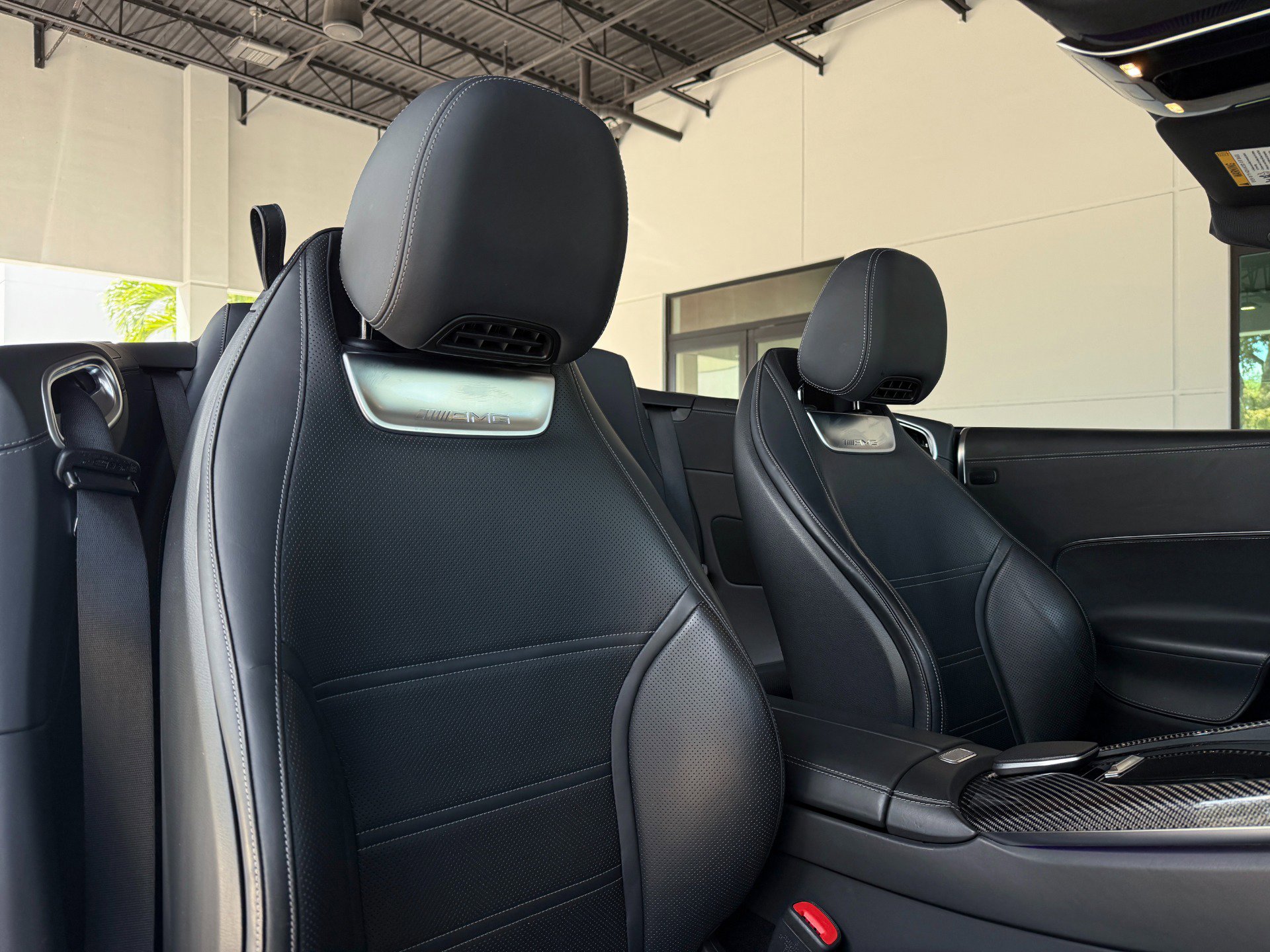 Used 2022 Mercedes-Benz SL 63 AMG 4MATIC image 32