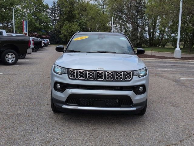 Used 2024 Jeep Compass Limited w/ Sun and Sound Group AWD/4WD image 8