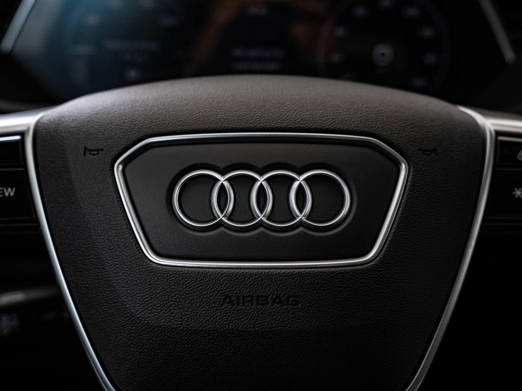 Used 2021 Audi e-tron Premium w/ Convenience Plus Package AWD/4WD image 30