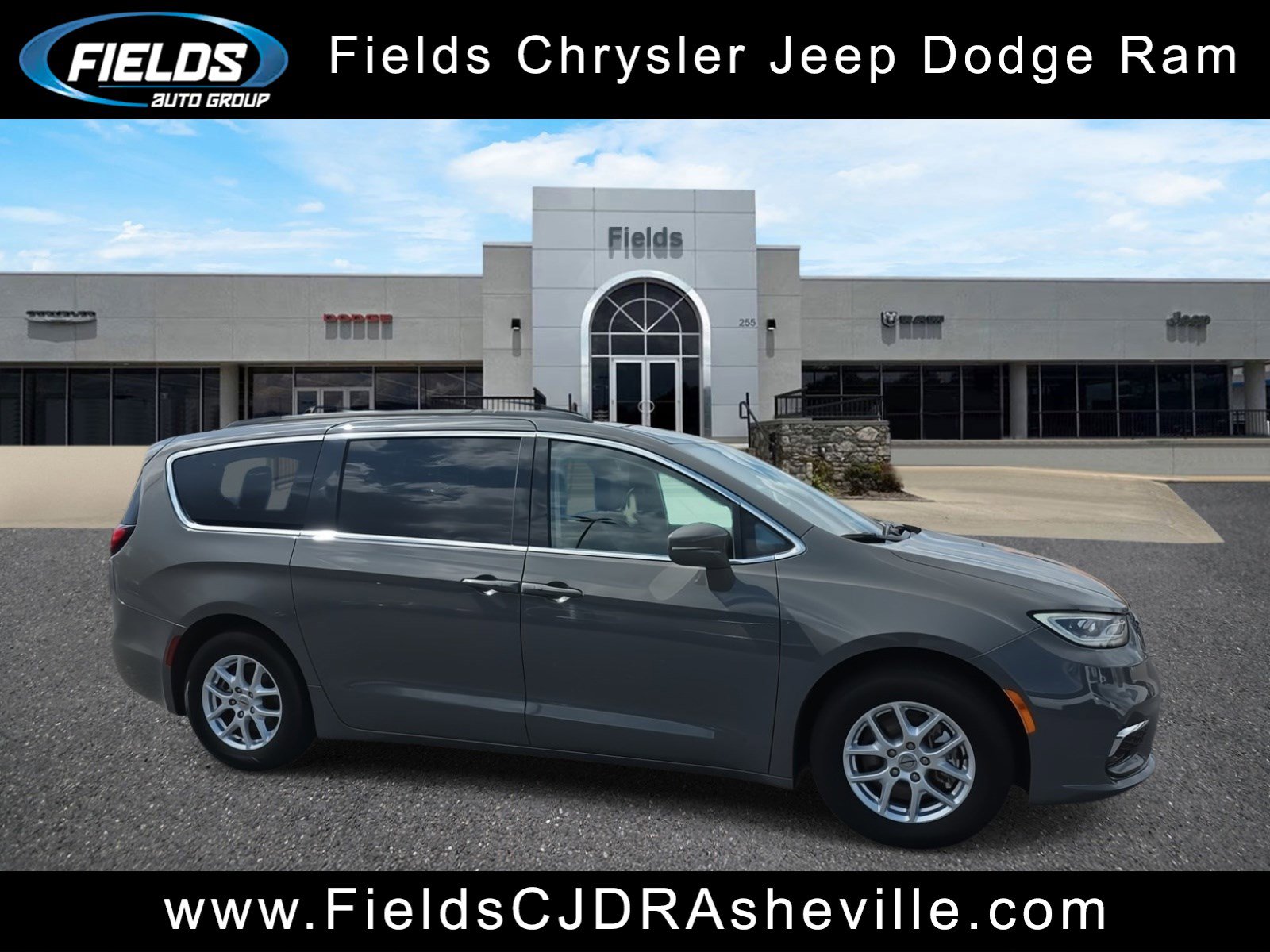 Used 2022 Chrysler Pacifica Touring-L image 1