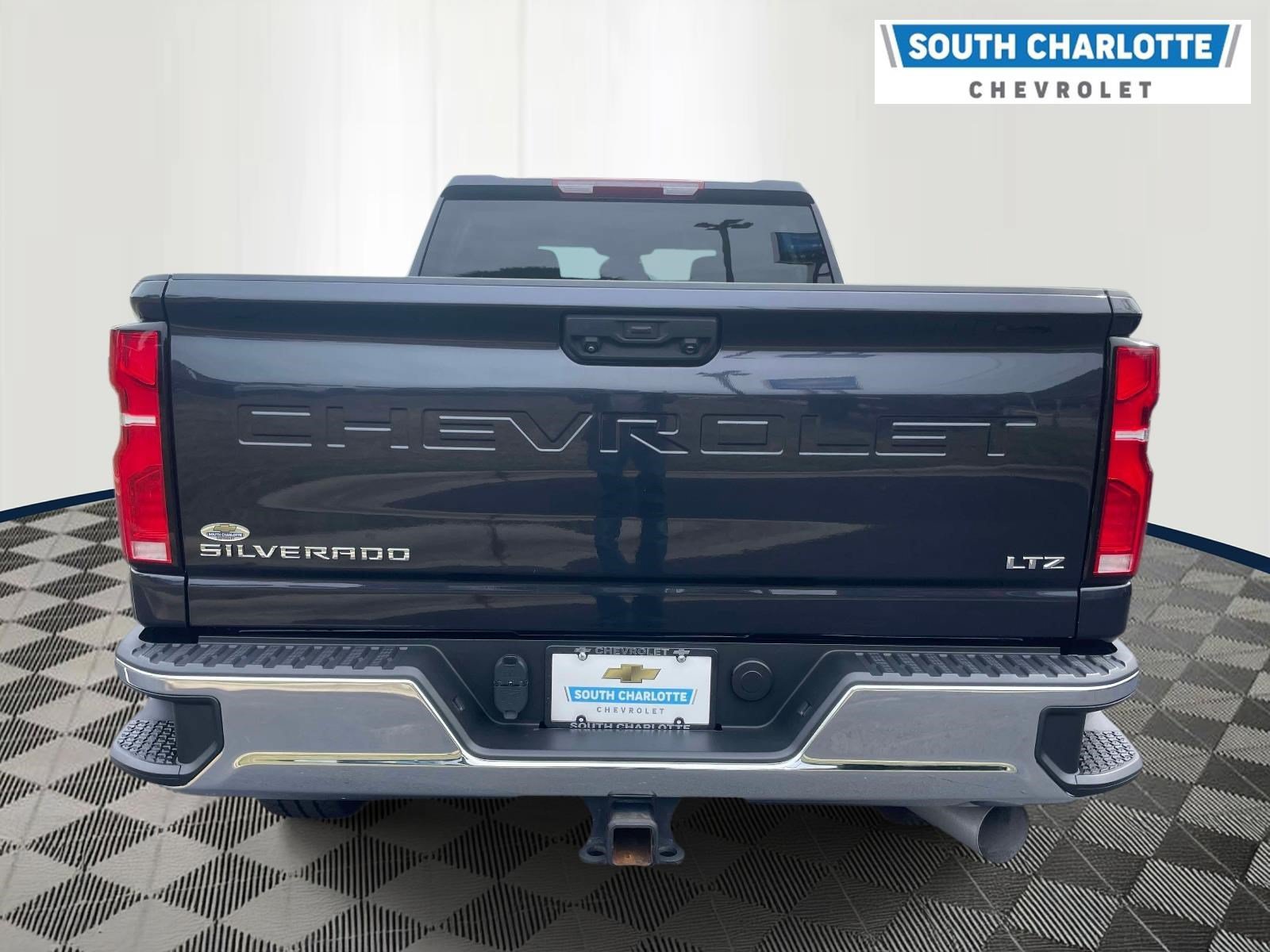 Used 2024 Chevrolet Silverado 2500 LTZ AWD/4WD image 5