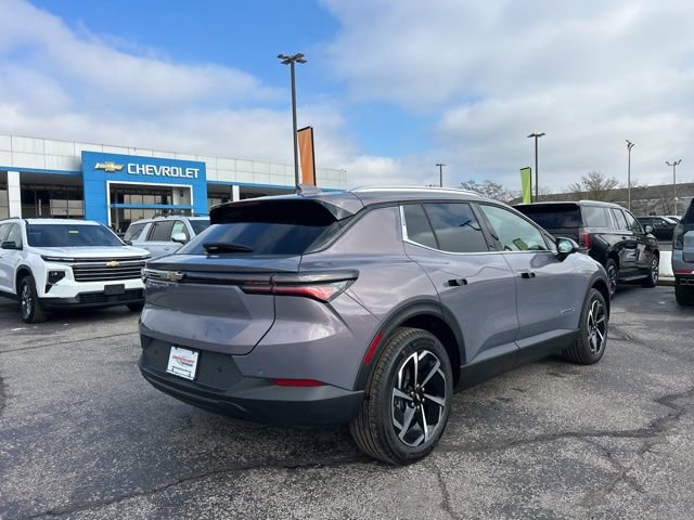 New 2026 Chevrolet Equinox EV LT image 3