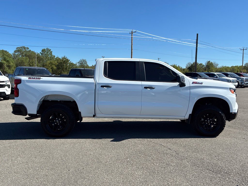 Used 2025 Chevrolet Silverado 1500 Custom Trail Boss AWD/4WD image 2