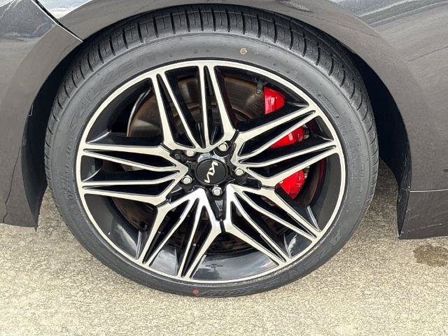 Used 2022 Kia Stinger GT2 w/ Red Interior Color Package RWD image 12