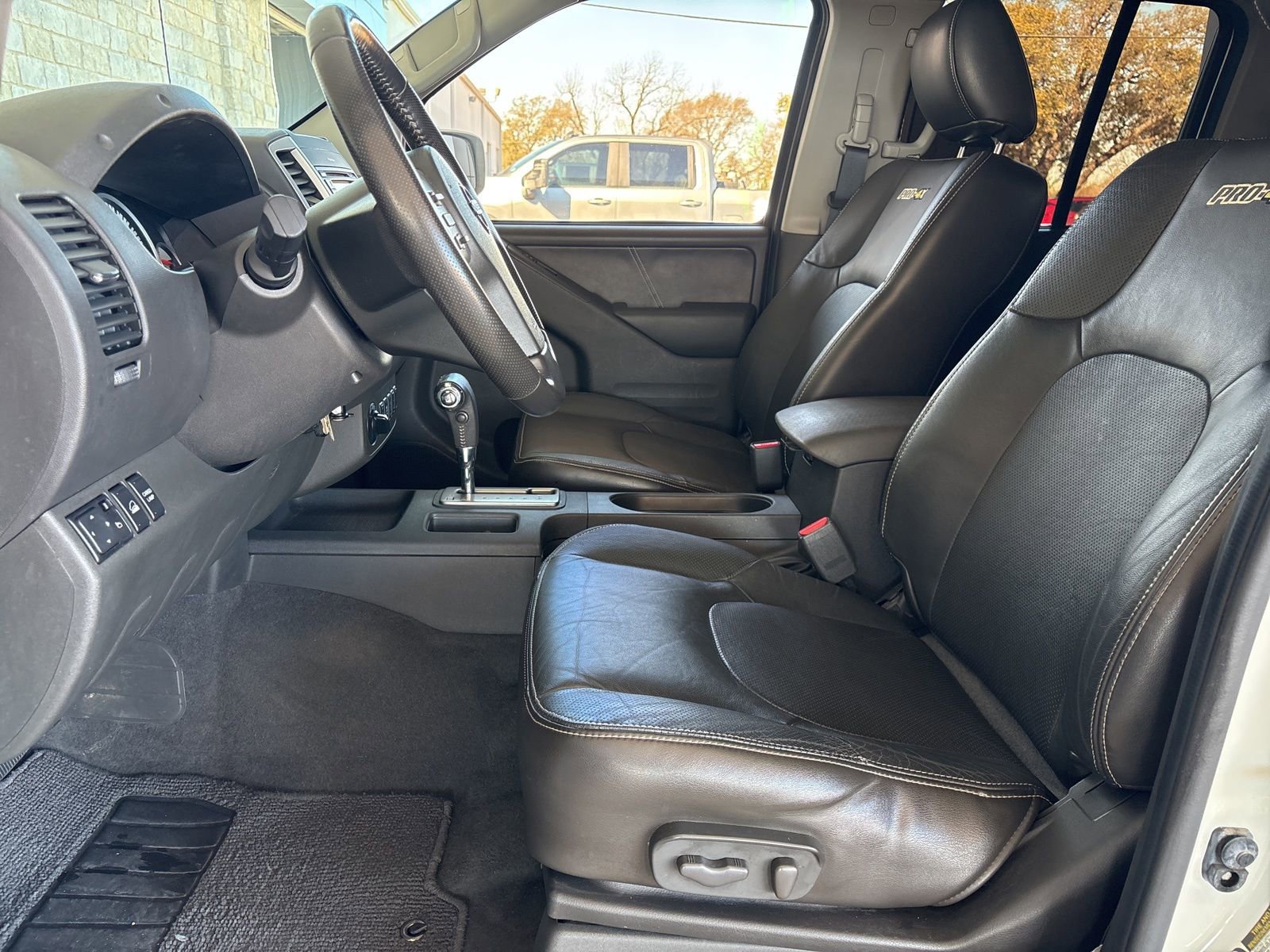 Used 2019 Nissan Frontier PRO-4X w/ Pro-4x Luxury Package image 14