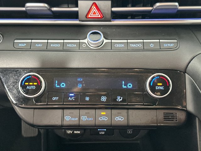 Used 2024 Hyundai Elantra SEL FWD image 14