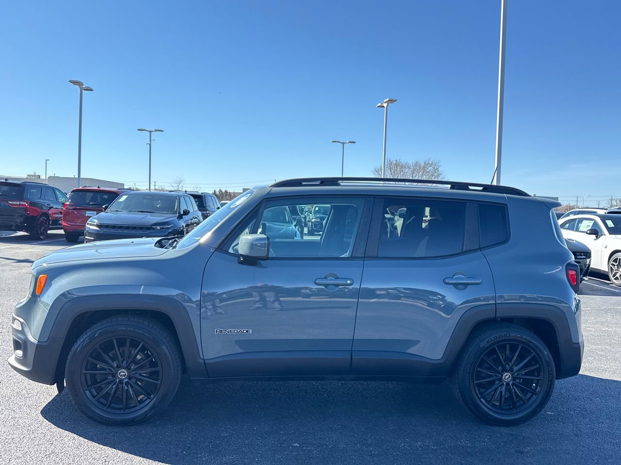 Used 2018 Jeep Renegade Latitude image 6