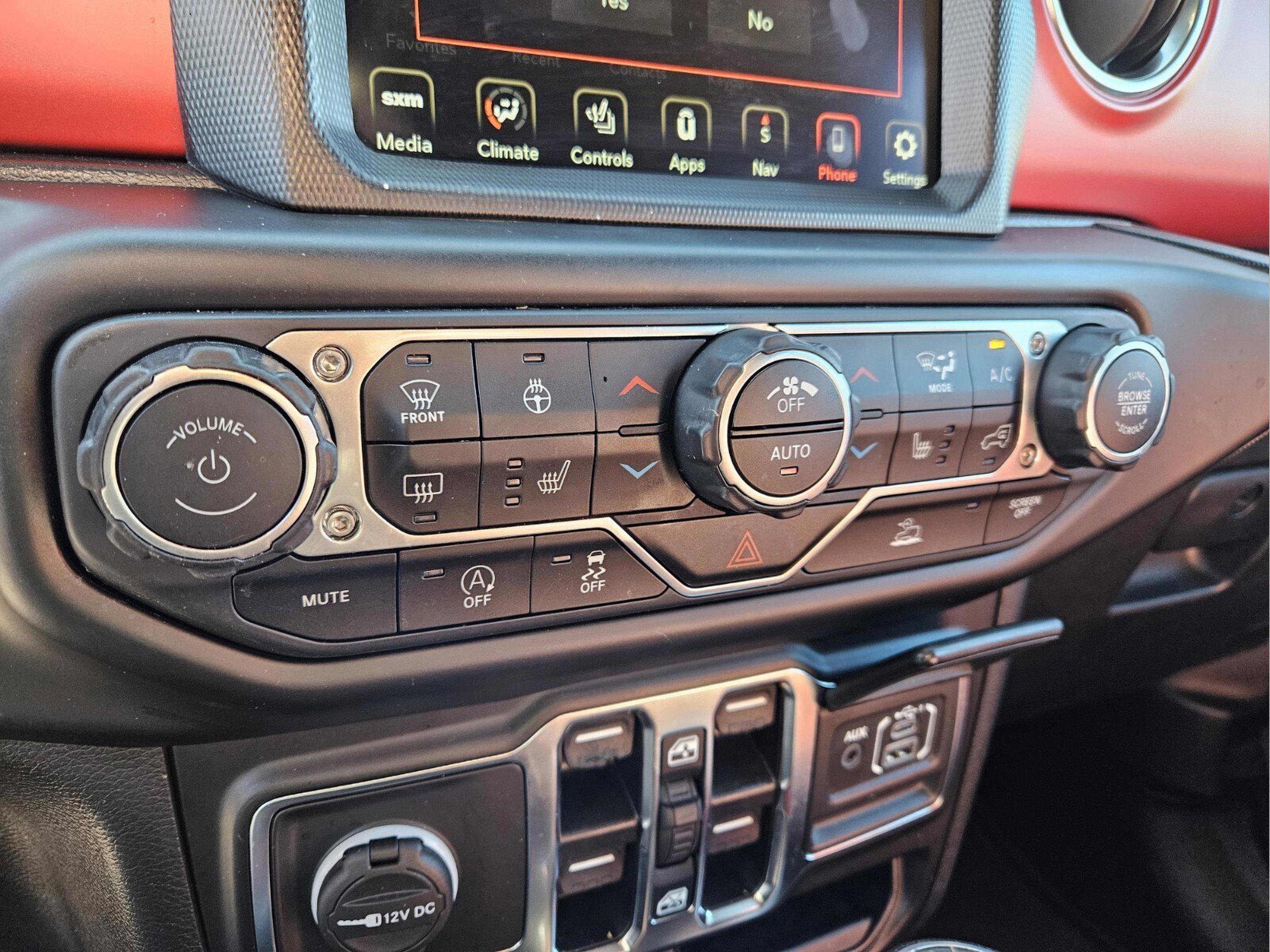 Used 2022 Jeep Wrangler Unlimited Rubicon w/ Xtreme Recon 35" Tire Package image 21