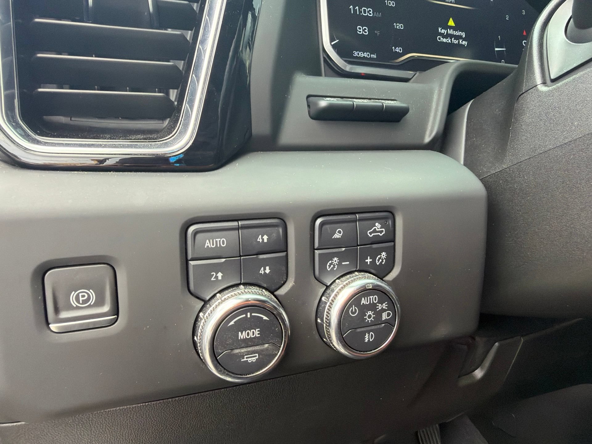 Used 2024 GMC Sierra 2500 Denali Ultimate AWD/4WD image 32