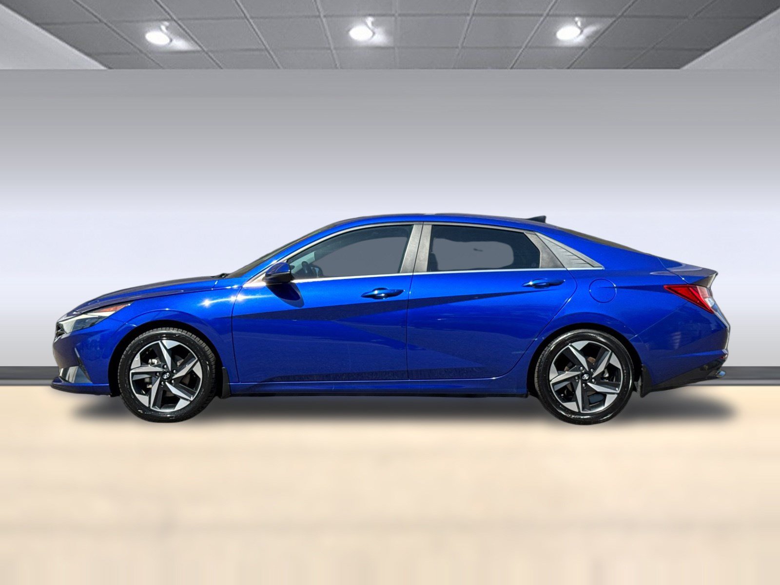 Used 2023 Hyundai Elantra Limited FWD image 2