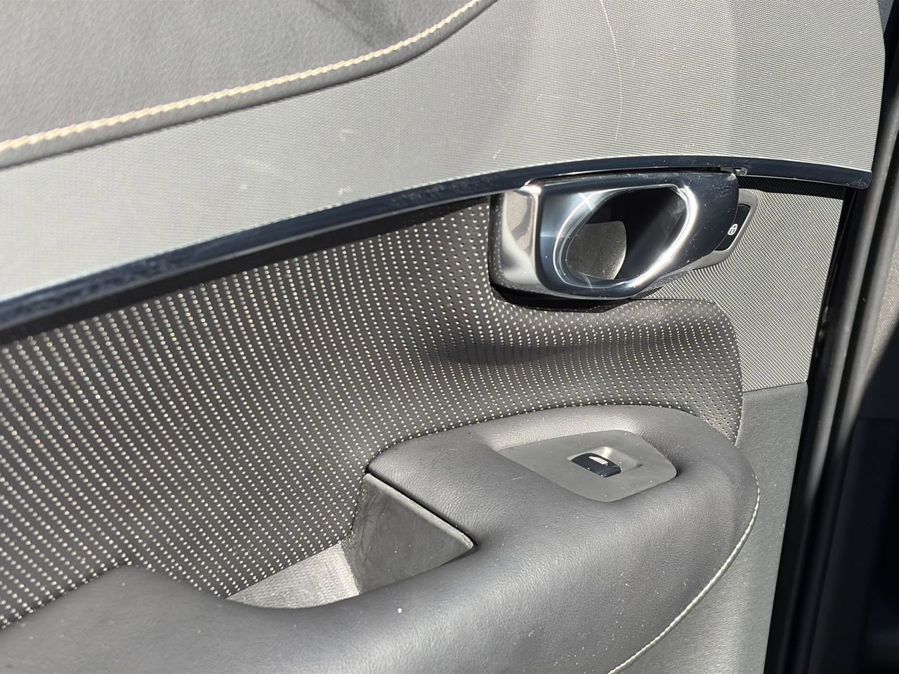 Used 2021 Volvo XC90 T6 R-Design w/ Protection Package Premier image 27