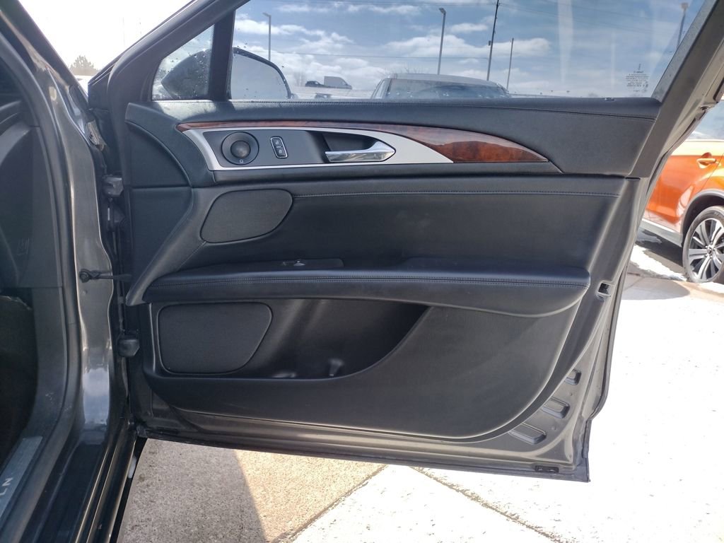 Used 2018 Lincoln MKZ Reserve image 21