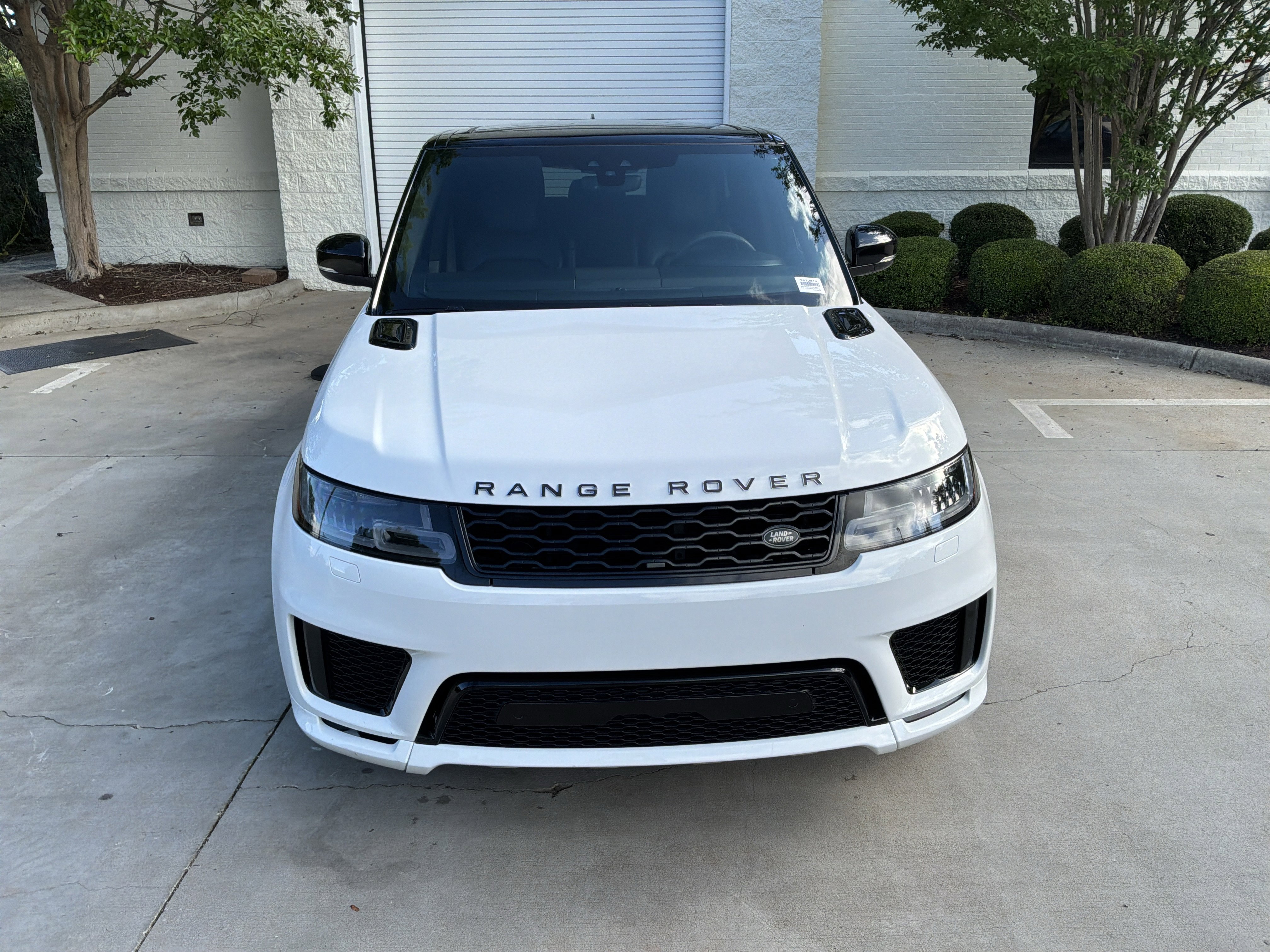 Used 2022 Land Rover Range Rover Sport HST AWD/4WD image 3