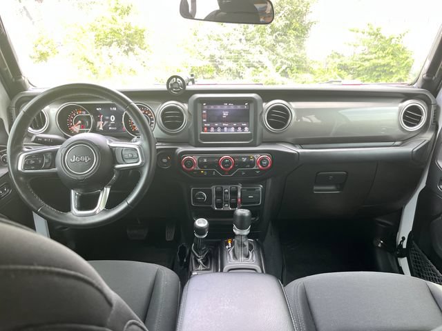 Used 2019 Jeep Wrangler Unlimited Sahara AWD/4WD image 12