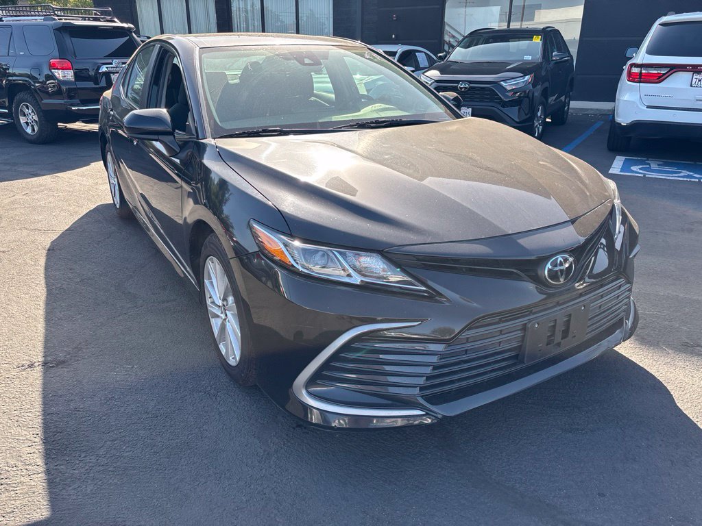 Used 2024 Toyota Camry LE FWD image 3