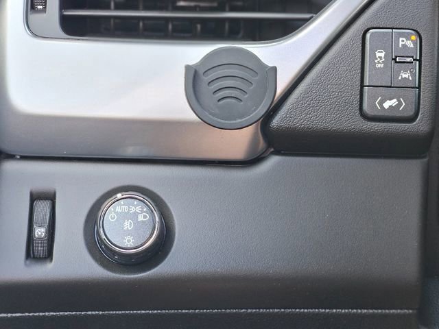 Used 2019 Chevrolet Suburban LT image 20