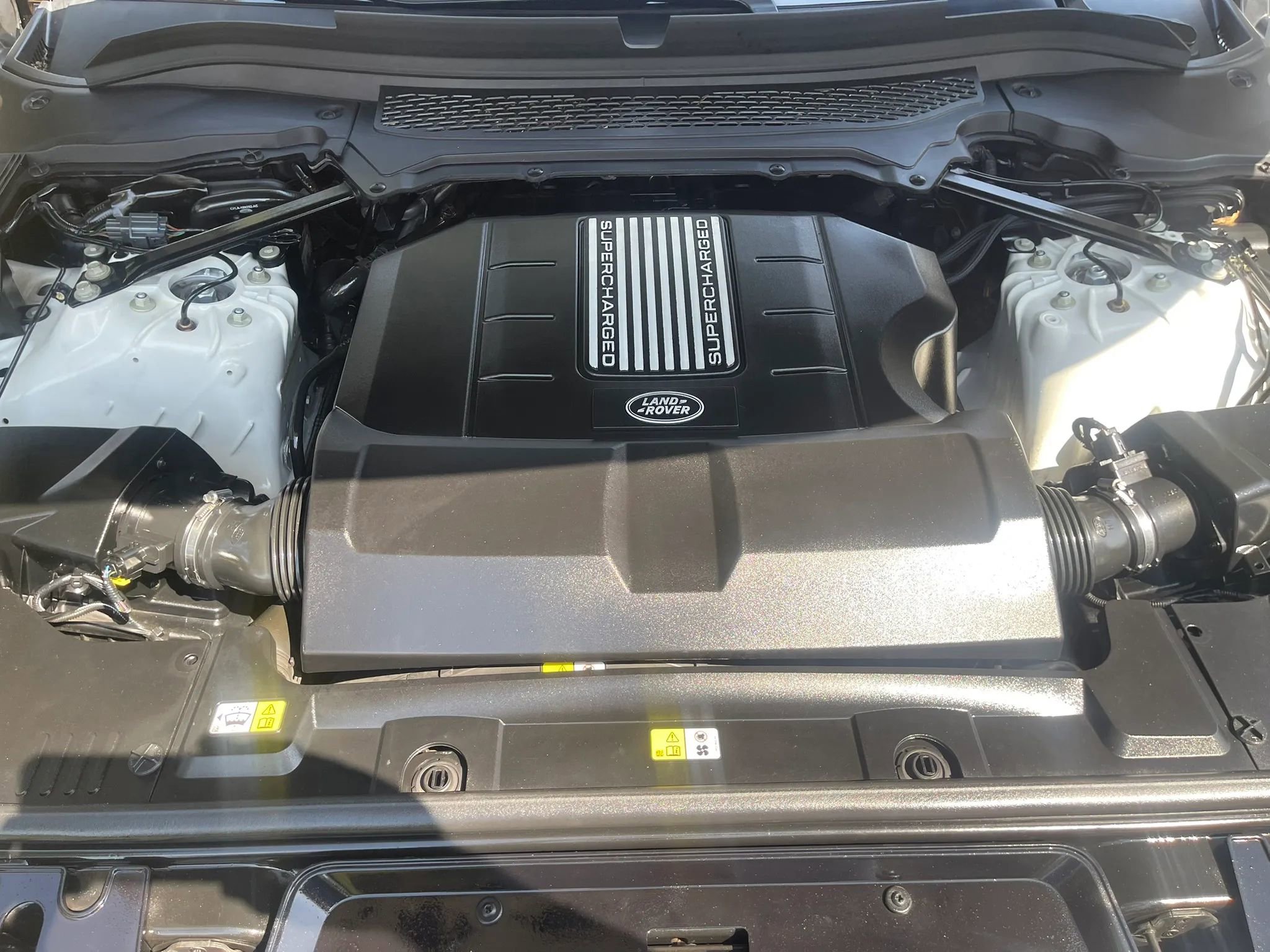 Used 2016 Land Rover Range Rover Sport SE image 20