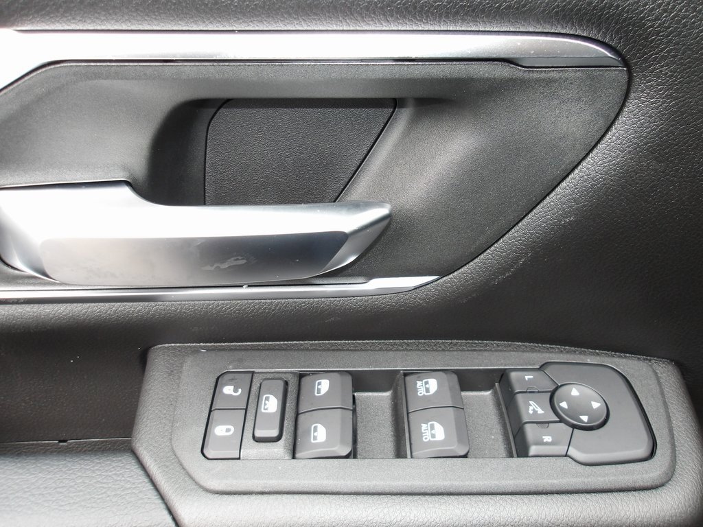 New 2026 RAM 1500 4x4 Crew Cab image 19