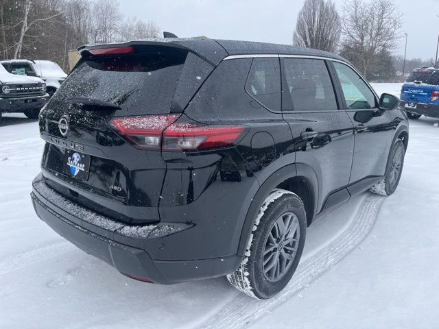 Used 2024 Nissan Rogue S image 6