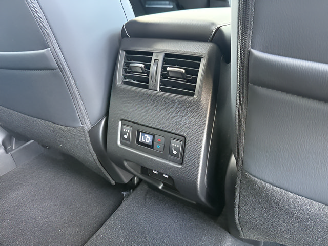New 2026 Mitsubishi Outlander SEL FWD image 26