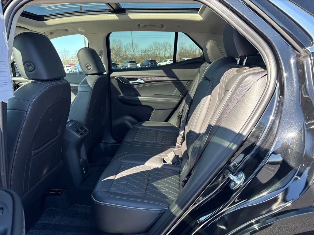 Used 2023 Buick Envision Avenir image 20