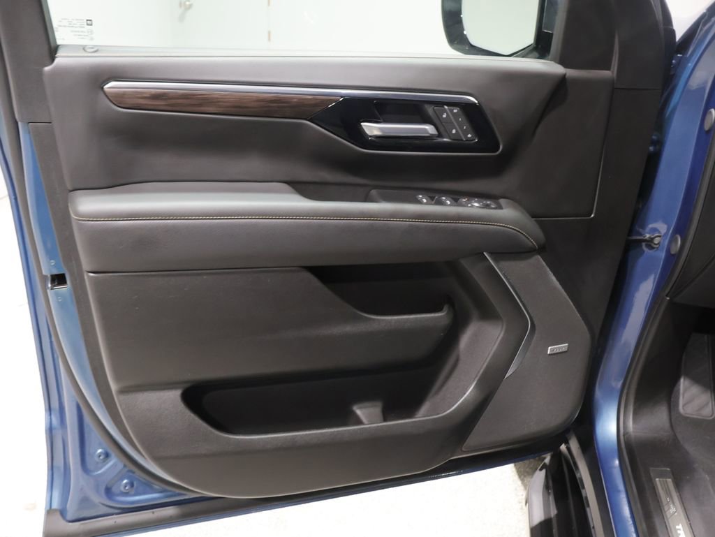 Used 2025 Chevrolet Tahoe Premier w/ Sun And Tow Package image 14