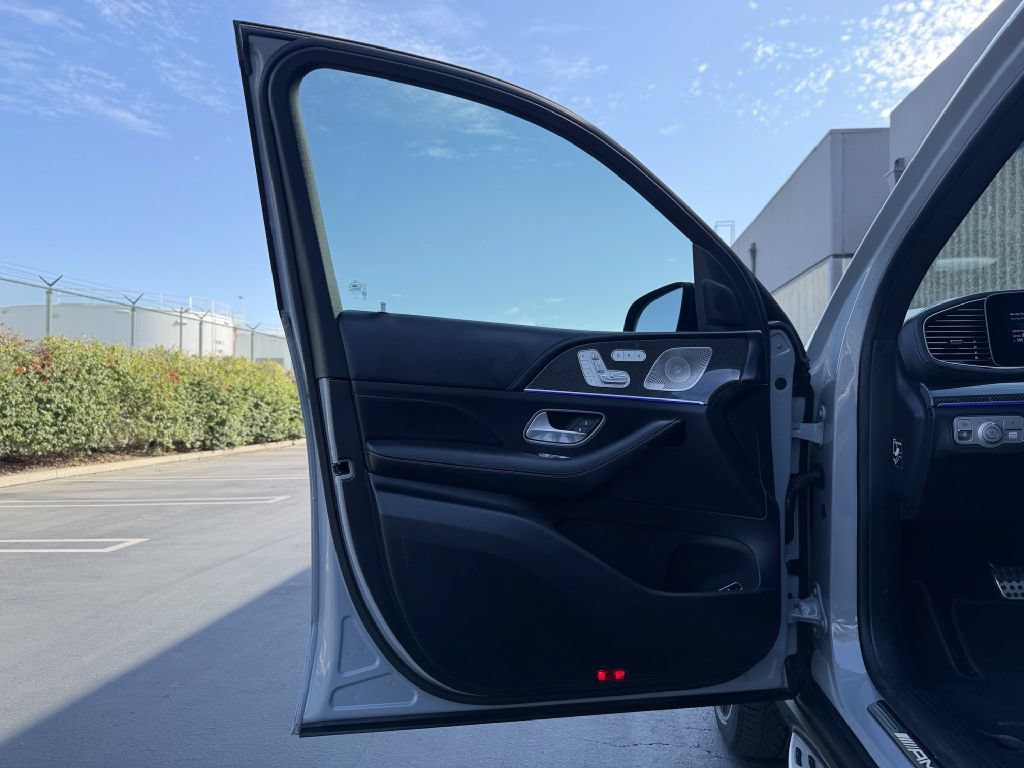Used 2024 Mercedes-Benz GLS 63 AMG 4MATIC image 9