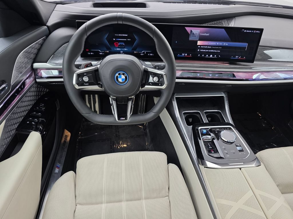 Used 2023 BMW i7 xDrive60 w/ Parking Assistance Package AWD/4WD image 13