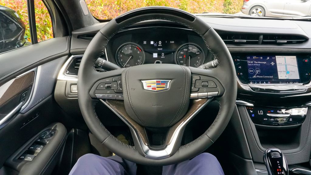 Certified 2025 Cadillac XT6 Premium Luxury w/ Platinum Package image 33