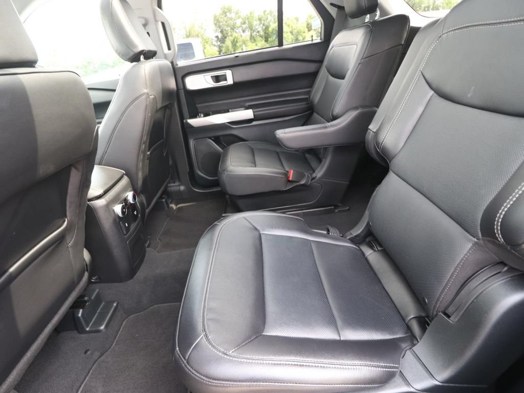 Certified 2023 Ford Explorer Limited w/ Limited Technology Package AWD/4WD image 12