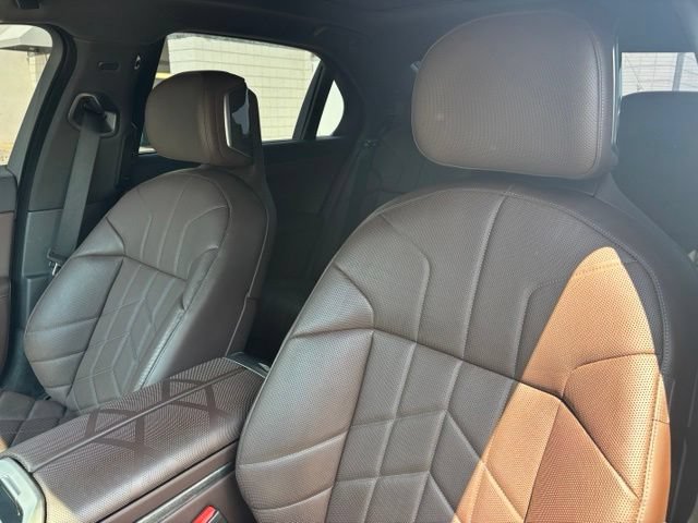 Used 2024 BMW i7 xDrive60 AWD/4WD image 19
