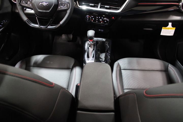New 2026 Chevrolet Trax RS w/ Sunroof Package image 31