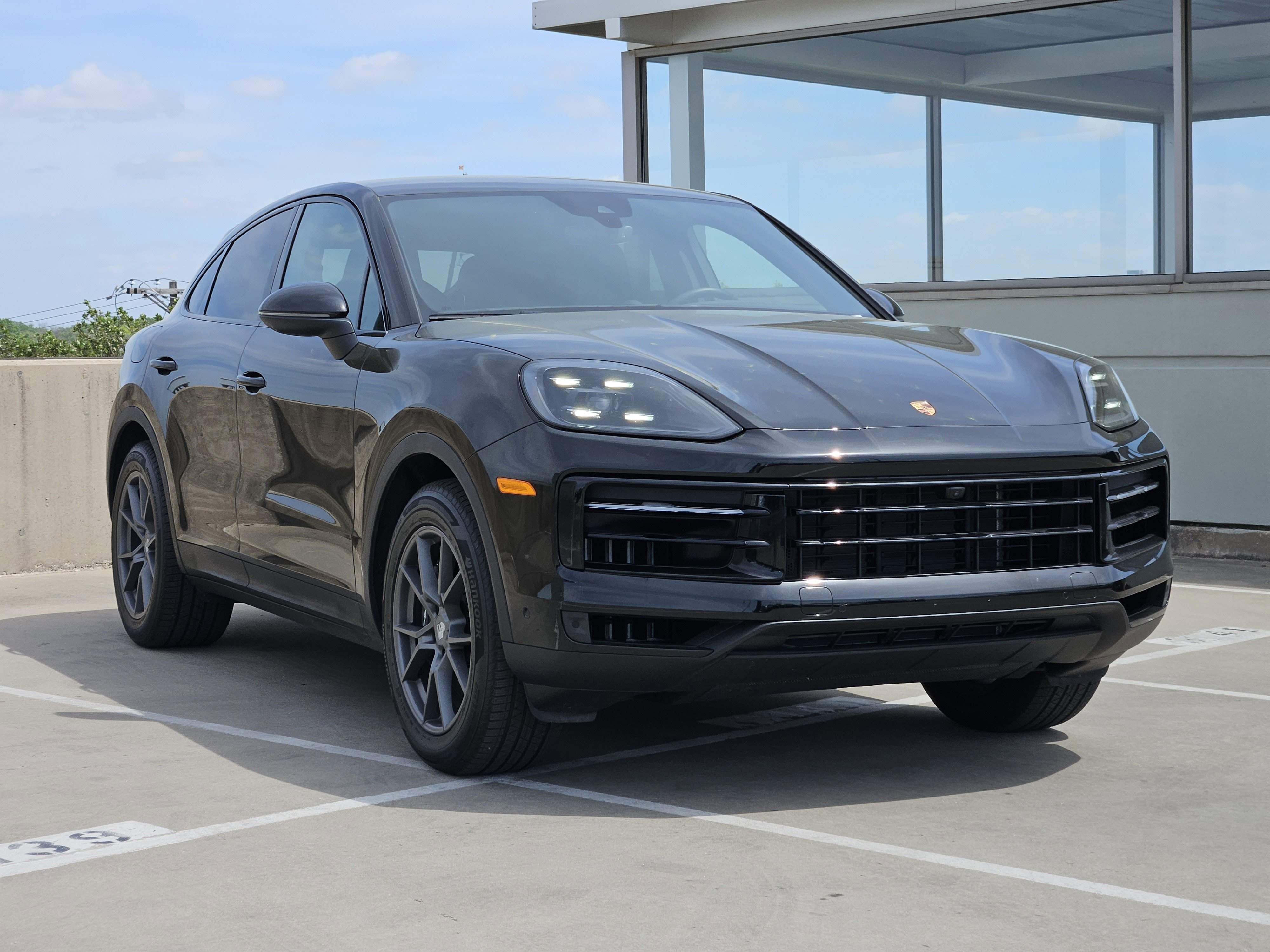 Certified 2025 Porsche Cayenne Coupe image 10
