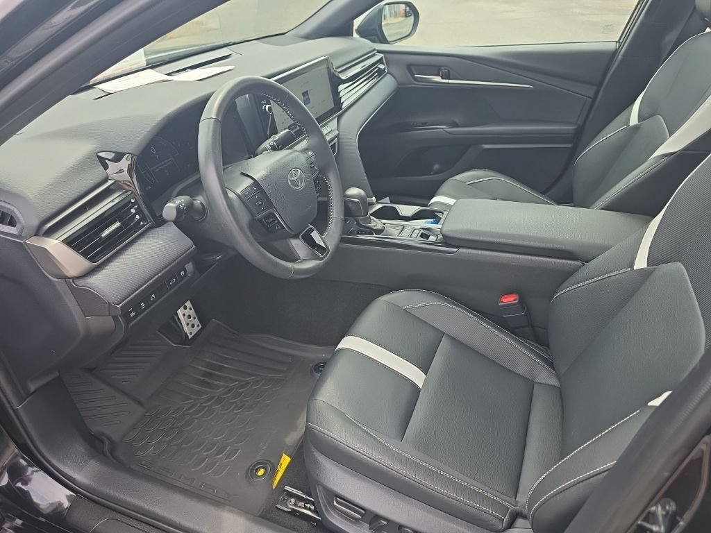 Used 2026 Toyota Camry SE w/ Multimedia Upgrade Package FWD image 9